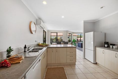 Photo of property in 38 Cabeleigh Drive, Helensville, 0800