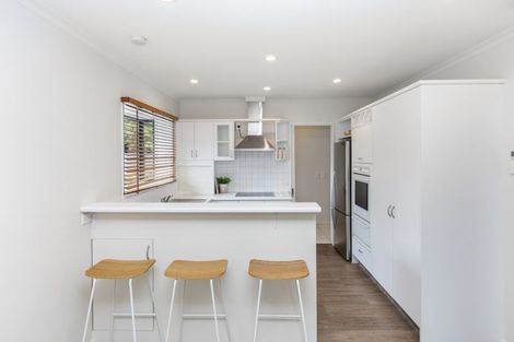 Photo of property in 129 Avonhead Road, Avonhead, Christchurch, 8042