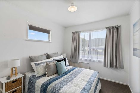 Photo of property in 8 Karamea Grove, Wainuiomata, Lower Hutt, 5014