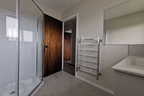 Photo of property in 1/320 Pakuranga Road, Pakuranga Heights, Auckland, 2010