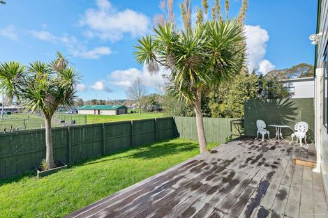 Photo of property in 106 Seymour Road, Sunnyvale, Auckland, 0612