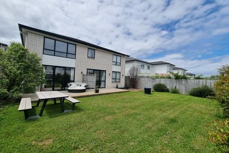 Photo of property in 19 Hakinakina Drive, Flat Bush, Auckland, 2019