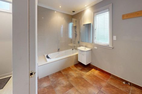 Photo of property in 201 Fitzherbert Avenue, West End, Palmerston North, 4410