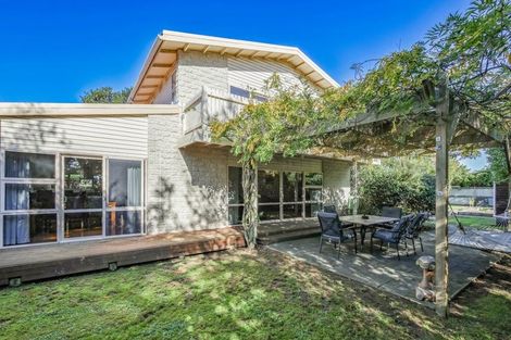 Photo of property in 14 Banks Place, Rangiora, 7400