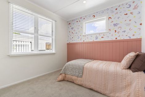Photo of property in 24d Clinton Avenue, Te Atatu Peninsula, Auckland, 0610