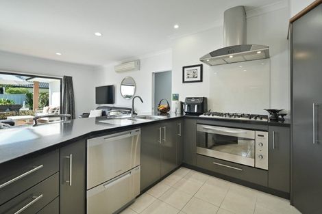Photo of property in 37 Fairview Place, Havelock North, 4130