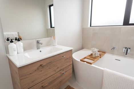 Photo of property in 18 Plover Avenue, Amberley, 7410
