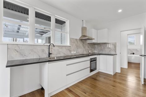 Photo of property in 70b Colwill Road, Massey, Auckland, 0614