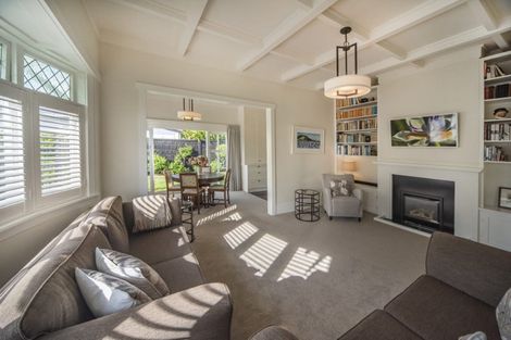 Photo of property in 1a Glen Road, Stanley Point, Auckland, 0624