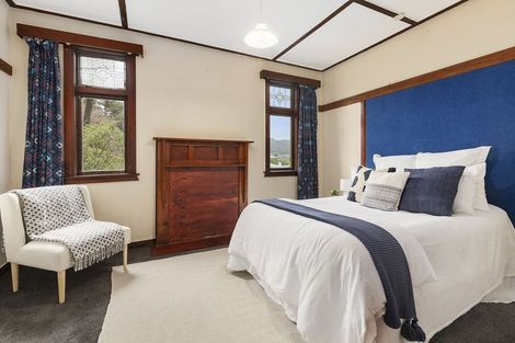 Photo of property in 16 Tawa Terrace, Tawa, Wellington, 5028