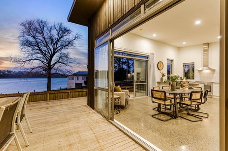 Photo of property in 12b Chapman Road, Te Atatu Peninsula, Auckland, 0610