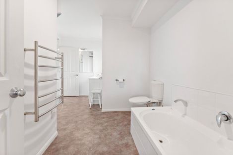 Photo of property in 147 Tukapa Street, Westown, New Plymouth, 4310