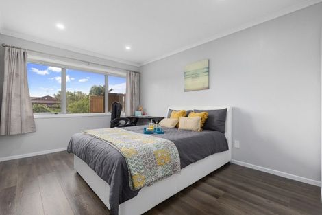 Photo of property in 2/15 Vivian Wilson Drive, Eastern Beach, Auckland, 2012