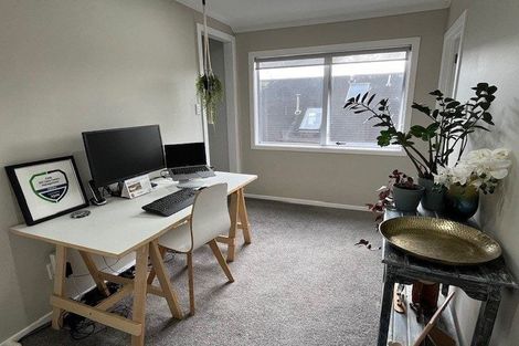 Photo of property in 49b The Esplanade, Eastern Beach, Auckland, 2012