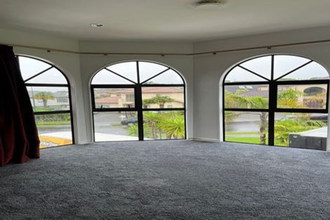 Photo of property in 11 Rosses Place, Pinehill, Auckland, 0632