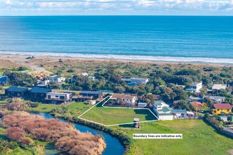 Photo of property in 34 Kapiti Lane, Otaki Beach, Otaki, 5512