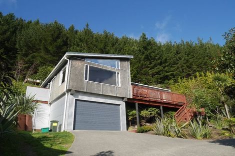 Photo of property in 15 Poneke Drive, Waikanae, 5036