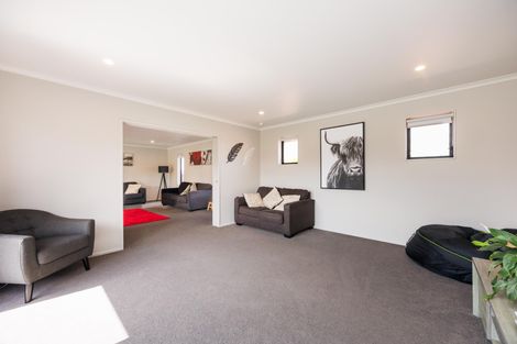 Photo of property in 43 Geneva Terrace, Kelvin Grove, Palmerston North, 4414
