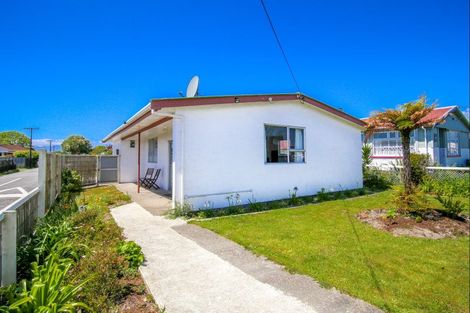Photo of property in 21 Palmerston Street, Westport, 7825