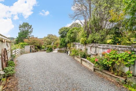 Photo of property in 17 Seymour Grove, Kingsley Heights, Upper Hutt, 5018