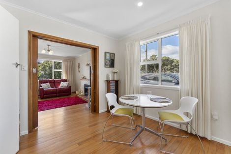 Photo of property in 4 Kowhai Street, Otaki Beach, Otaki, 5512