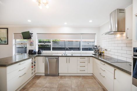 Photo of property in 52 Kentucky Way, Awapuni, Palmerston North, 4412