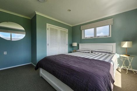 Photo of property in 8 Hussey Street, Oakura, 4314