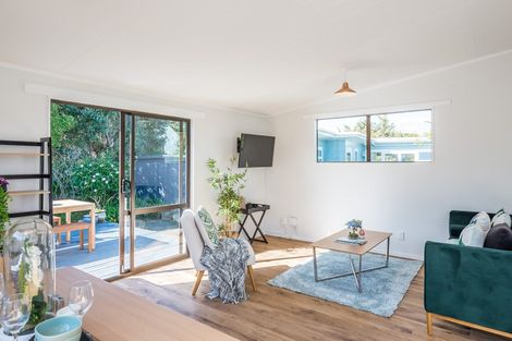 Photo of property in 73 Golf Road, Paraparaumu Beach, Paraparaumu, 5032