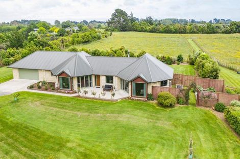 Photo of property in 28 Waipuna Grove, Levin, 5571