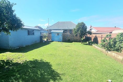 Photo of property in 13 Geoffrey Place, Mangere East, Auckland, 2024