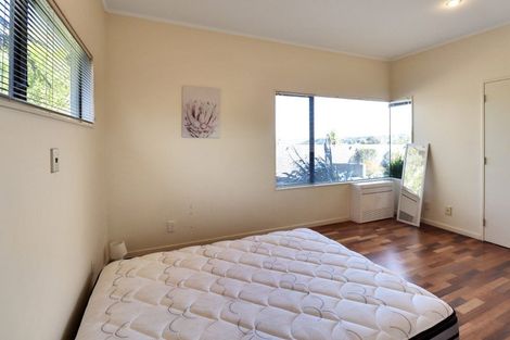 Photo of property in 122 Viewmont Drive, Harbour View, Lower Hutt, 5010