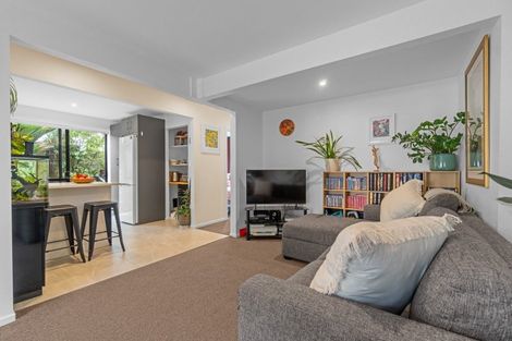Photo of property in 3/80 Onewa Road, Northcote Point, Auckland, 0627