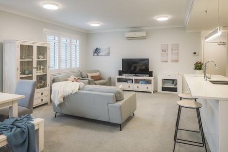 Photo of property in 74 Panorama Heights, Orewa, 0931