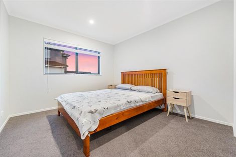 Photo of property in 17 Richard Petterd Way, Swanson, Auckland, 0614