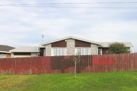Photo of property in 88 Don Buck Road, Massey, Auckland, 0614