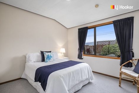 Photo of property in 122 Larnach Road, Vauxhall, Dunedin, 9013