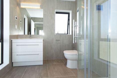 Photo of property in 104 Godfrey Drive, Orewa, 0931