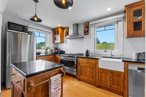 Photo of property in 100 Evans Road, South Head, Helensville, 0874