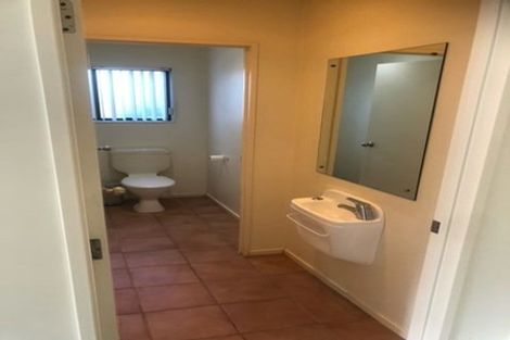 Photo of property in 2/26 Waratah Street, Birkenhead, Auckland, 0626