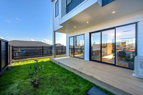Photo of property in 10 Balthazar Road, Kumeu, 0810