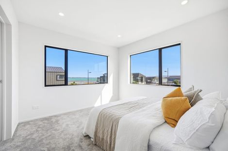 Photo of property in 12 Ocean Breeze Avenue, Hobsonville, Auckland, 0616