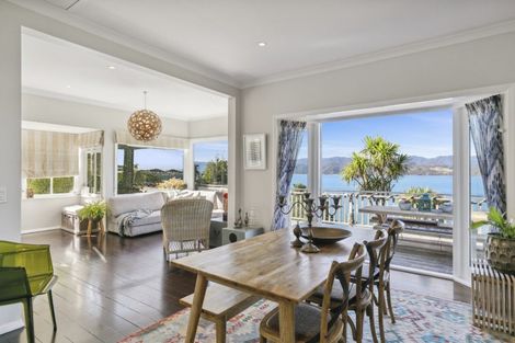 Photo of property in 8 Nakora Road, Karaka Bays, Wellington, 6022
