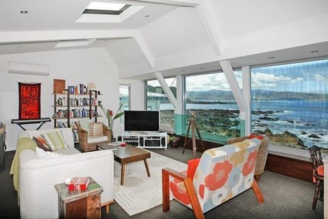 Photo of property in 150 The Esplanade, Houghton Bay, Wellington, 6023
