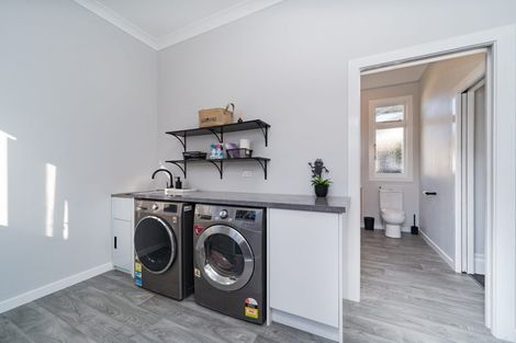 Photo of property in 38 Argyle Avenue, Takaro, Palmerston North, 4410