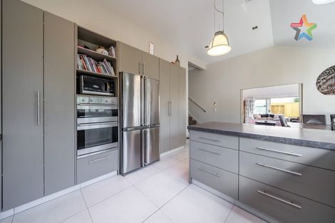 Photo of property in 201 Miromiro Road, Normandale, Lower Hutt, 5010