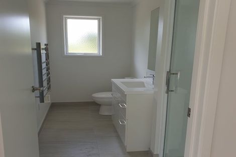 Photo of property in 1363 State Highway 16, Waimauku, 0883