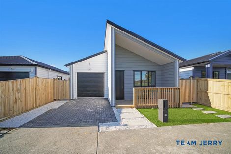 Photo of property in 43 Tributary Parade, Karaka, 2113