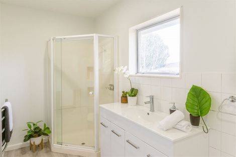 Photo of property in 27 Middlepark Road, Sockburn, Christchurch, 8042