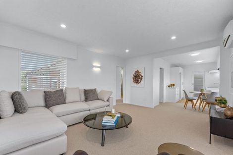 Photo of property in 1/18 Shakespeare Road, Milford, Auckland, 0620