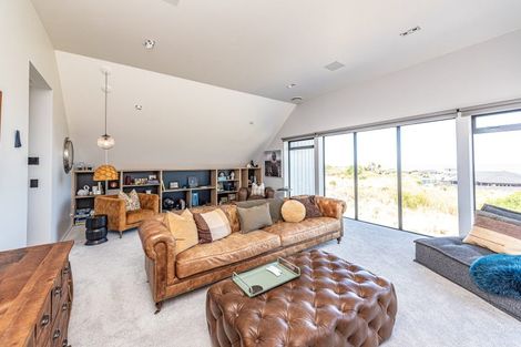 Photo of property in 24 Golf Vue Place, Castlecliff, Whanganui, 4501